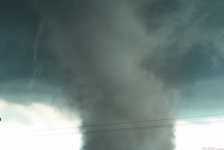 22-strong-wind-tornado