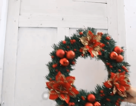 adventskranz-acegif-16-red-green-wreath-on-door