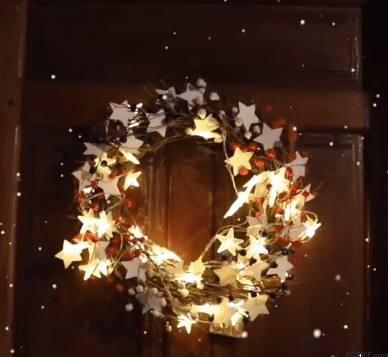 adventskranz-acegif-3-sparkling-wreath-on-a-door