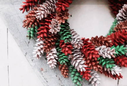 adventskranz-acegif-4-zooming-wreath-white-background