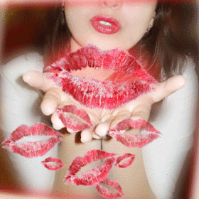 Гифки с воздушными поцелуями девушек, парней - Около 100 GIF
