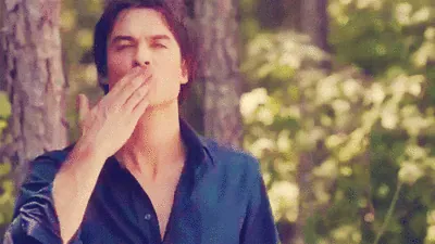 air-kiss-man-1.gif.webp
