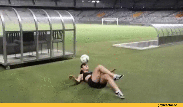 Смешные гифки про футбол - 100 анимированных GIF картинок