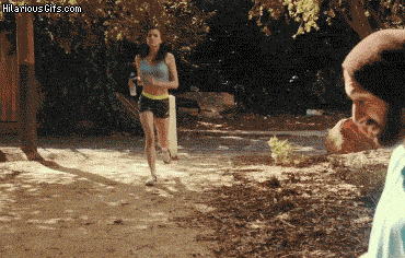 Гифки бега - Смешные GIF изображения спешки домой, с работы, к друзьям.