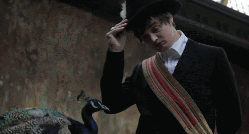 GIFs of Bows, Bowing People - Reverence, Nodding on GIFs