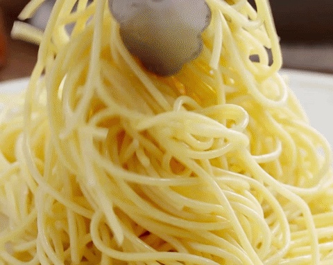 GIFs von Spaghetti - 100 animierte Nudelbilder