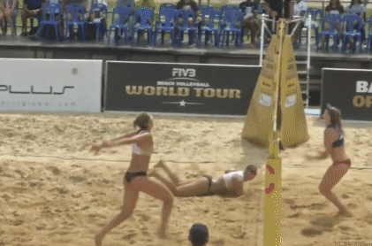 9-dangerous-moment-beach-volleyball