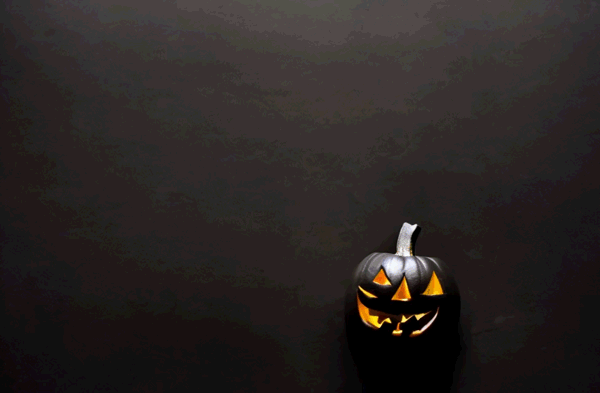 Upiorne GIFy na Straszny Sezon Halloween